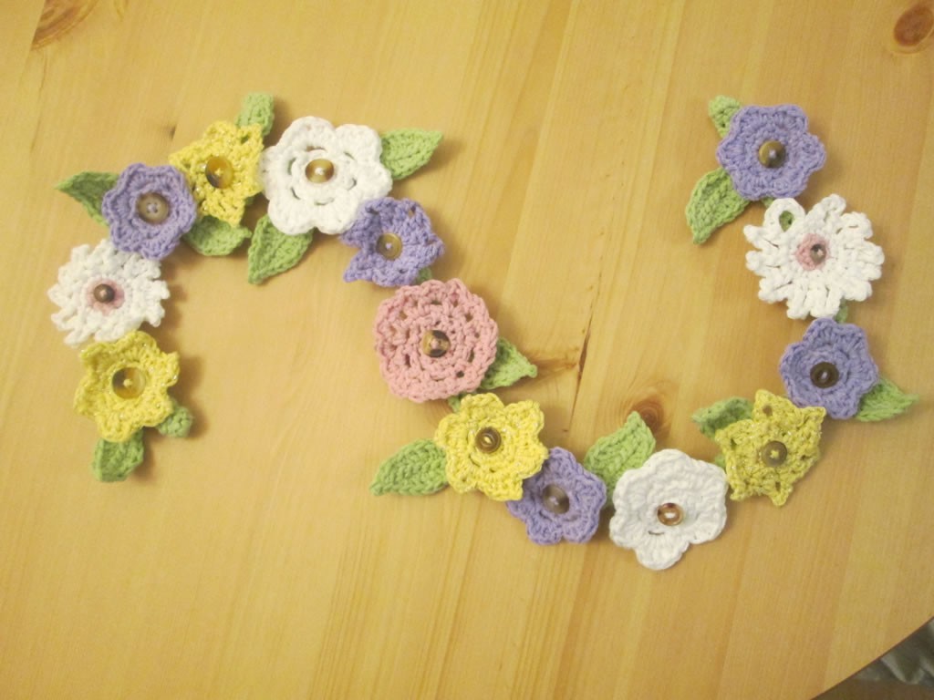 How to Crochet a Flower Garland