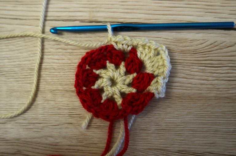 Autumn Granny Square Pattern - Wild Blossom Life